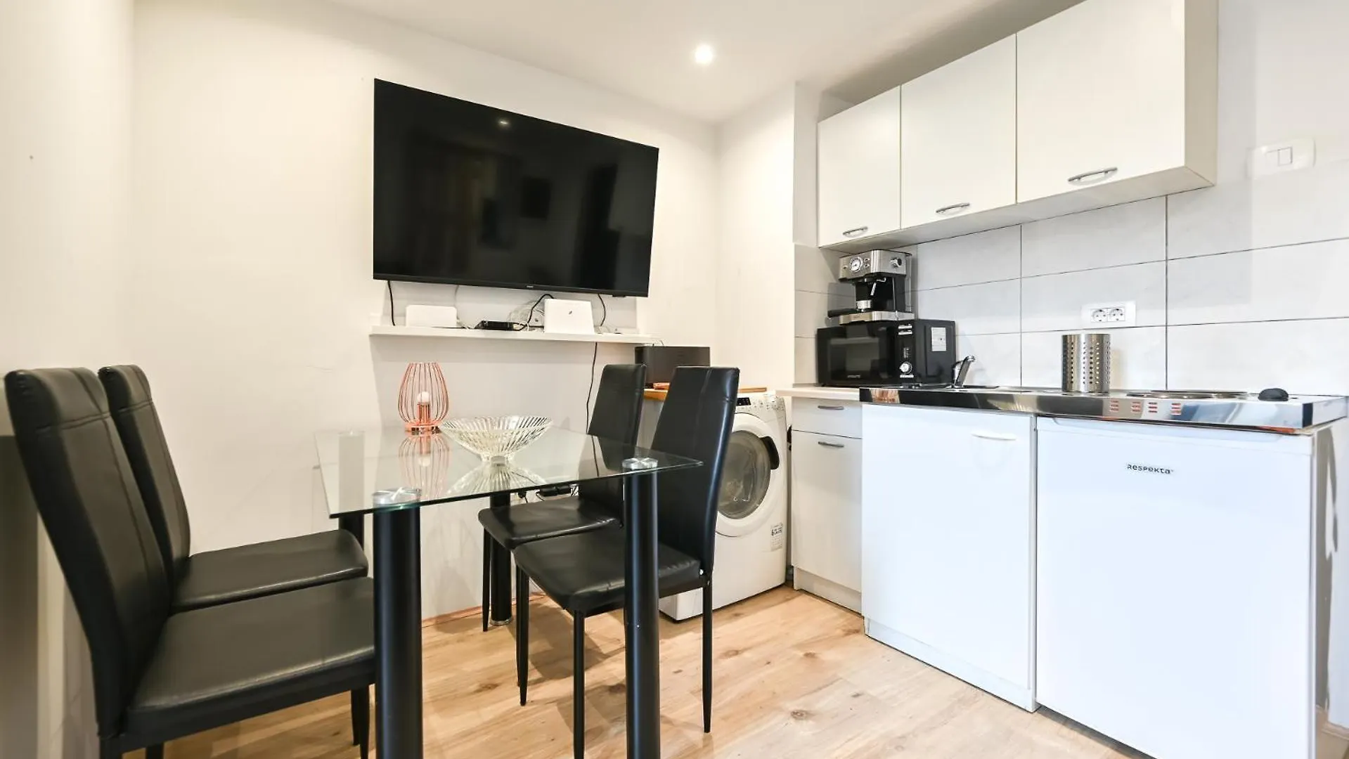 Apartma N'Poznam Tobacna 2 Liubliana Apartamento
